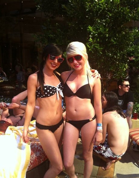 Jen Pop free model gallery