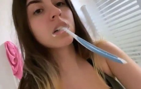 Abbyimu sexy model images