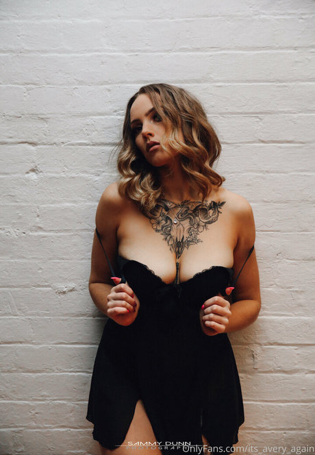 its avery again art model pics