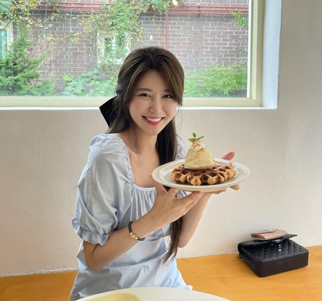 Lee Hayun model sexy photo