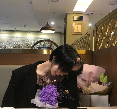 Lee Hayun sexy model image