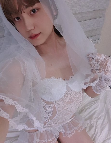 ijes1121 naked actress picture