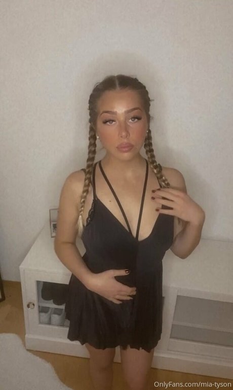 mia tyson beautiful model images