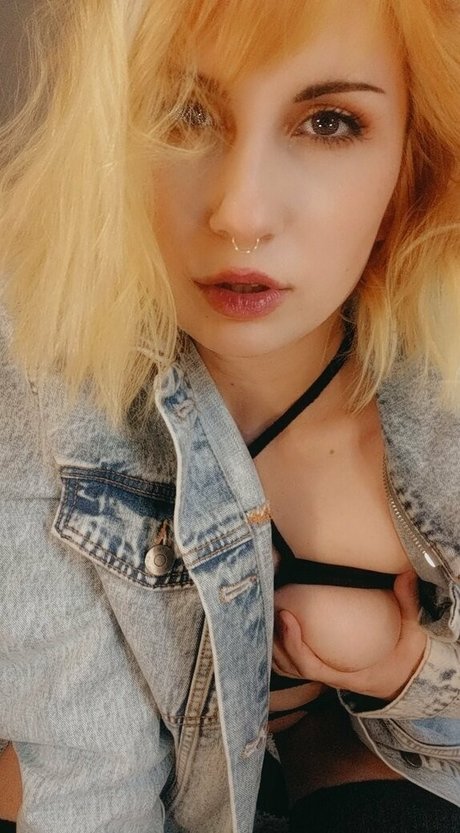 daxanais star sexy pics