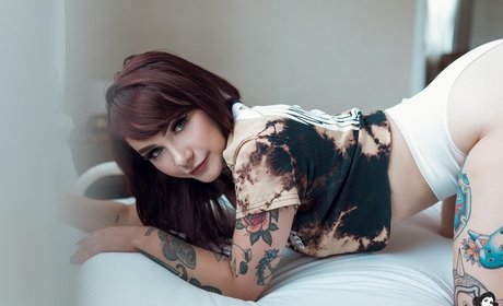 Enrapture naked actress photos