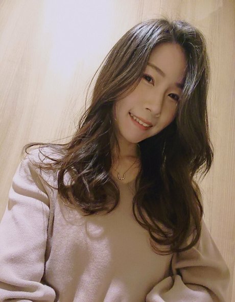 MenisChannel model porn photo