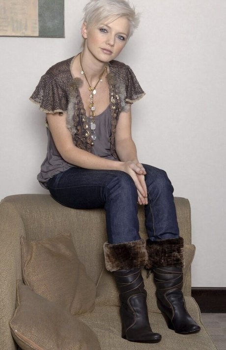 Hannah Spearritt sexy model pics