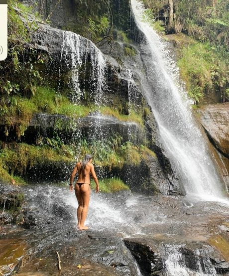 Amanda Ribas nude pornstar gallery