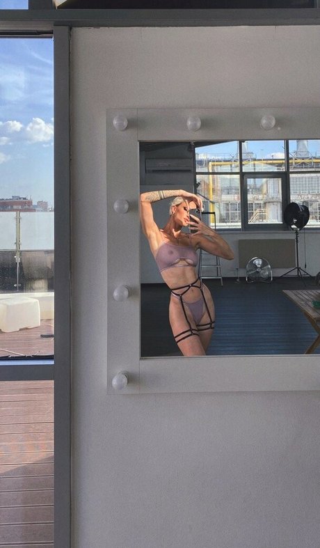 _vialentina_ pornstar archive