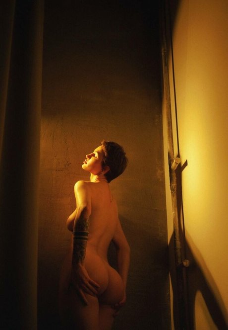 _vialentina_ pornographic star image