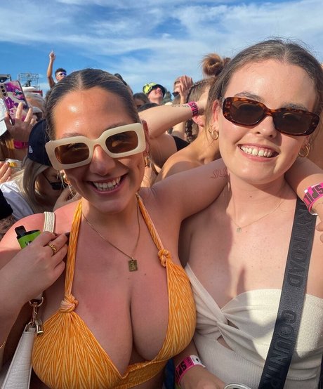 Ariel D model adult image