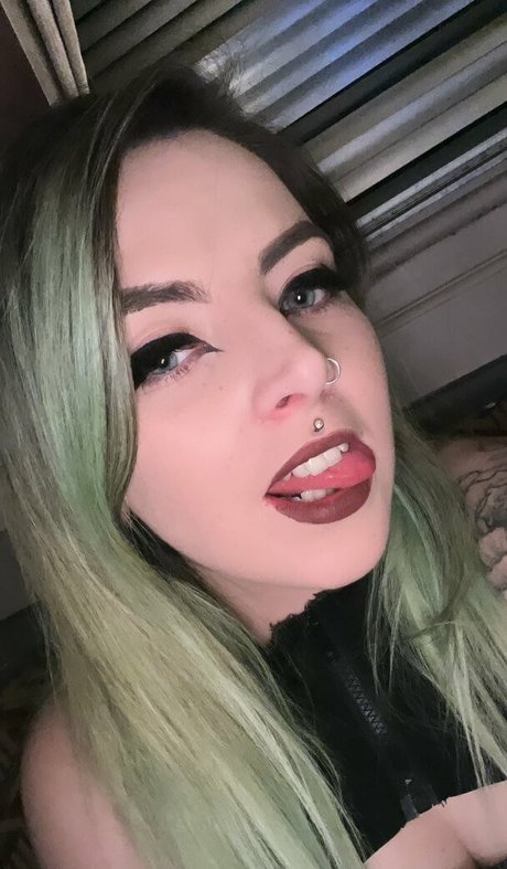 Spitwicked high quality model images