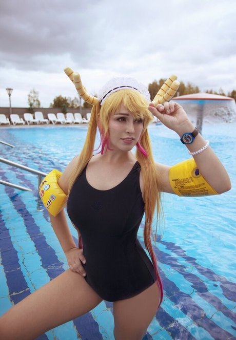 Senedy model hot photo