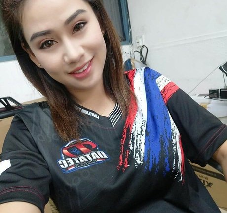 thick ebony onlyfans top picture