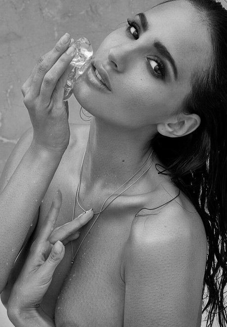 Magdalena Perlinska pornographic star gallery