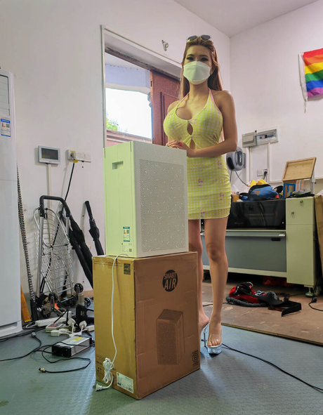 Naomi Wu pornstar adult photos