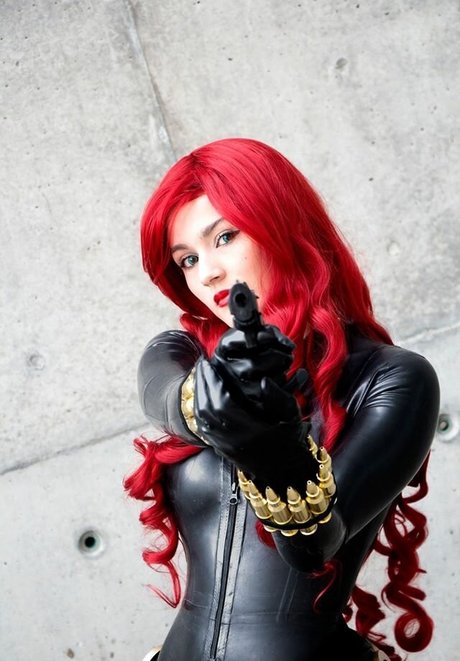 Arual Ebiru Cosplay erotic model image