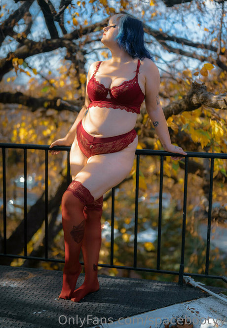 spacebootyy pornographic model pic