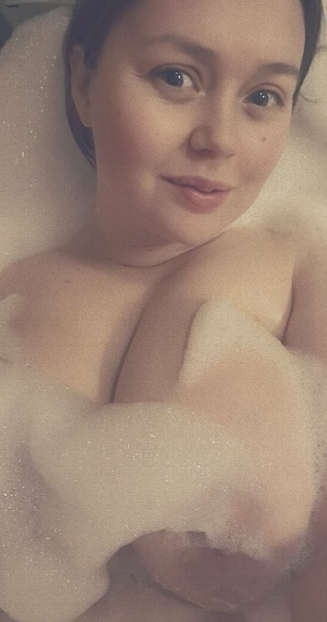 only melone exclusive actress photos