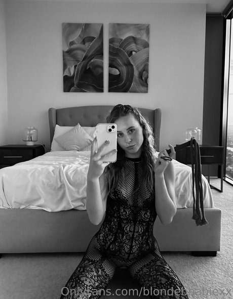 blondebhabiexx model nudes images