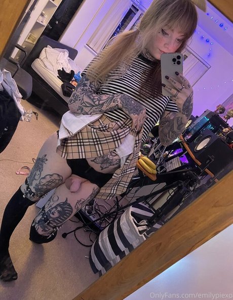 emilypiexo exclusive actress image