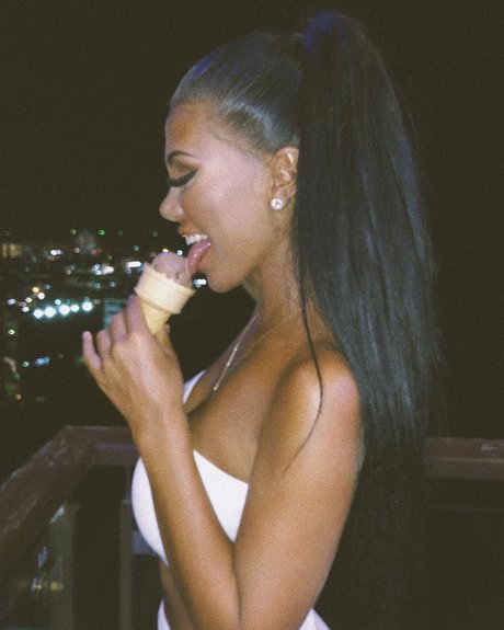 Isabel Raad high quality star picture