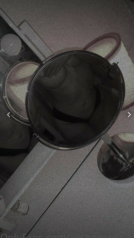 Alisha Wallace exclusive star galleries