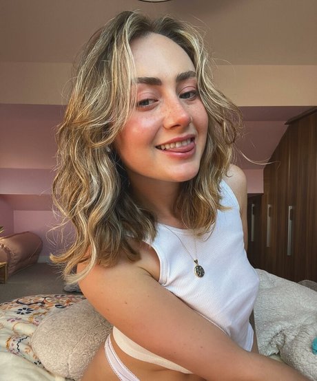 Lanaivy pretty model pics