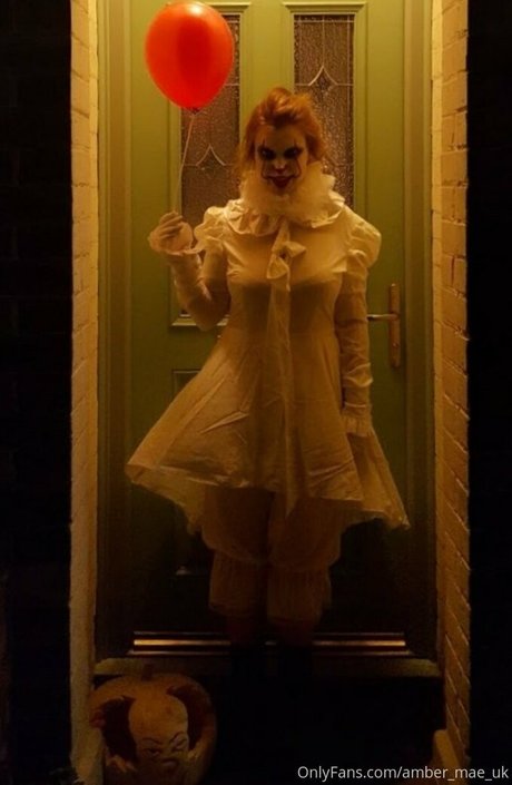 amber mae uk model top photo