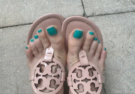 _simplychlo model nice photos