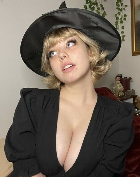 Hickorymoth pretty actress images