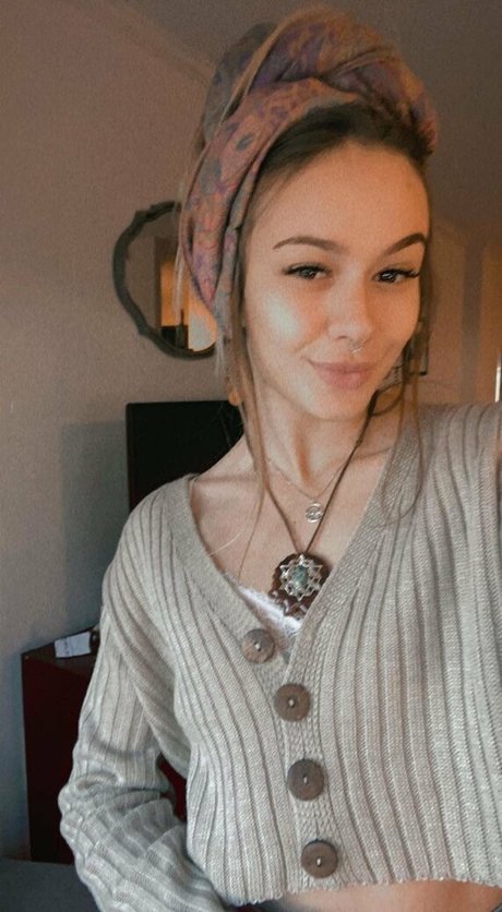 busty mom onlyfans xxx photo