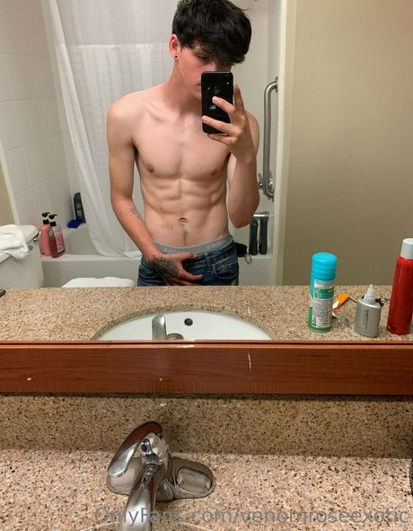 venomroseexotic best model picture