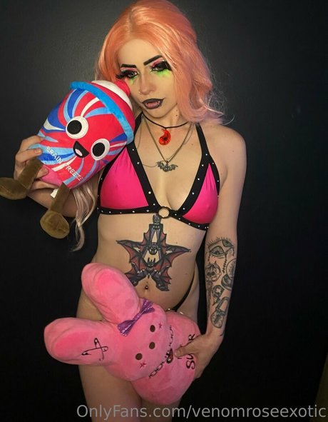 venomroseexotic model xxx photo