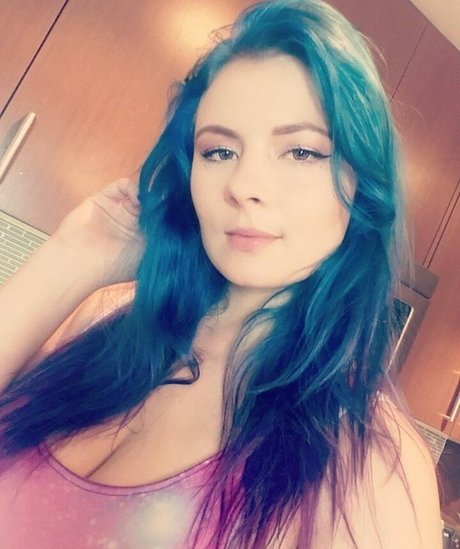 Asiri Ocean model nice pic