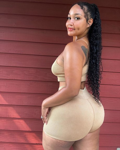 Darla Shuttlesworth model adult archive