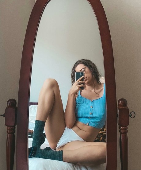 Nicole Quinn pornstar erotic gallery