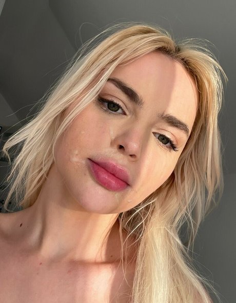 tattooed shemale onlyfans free nude pic