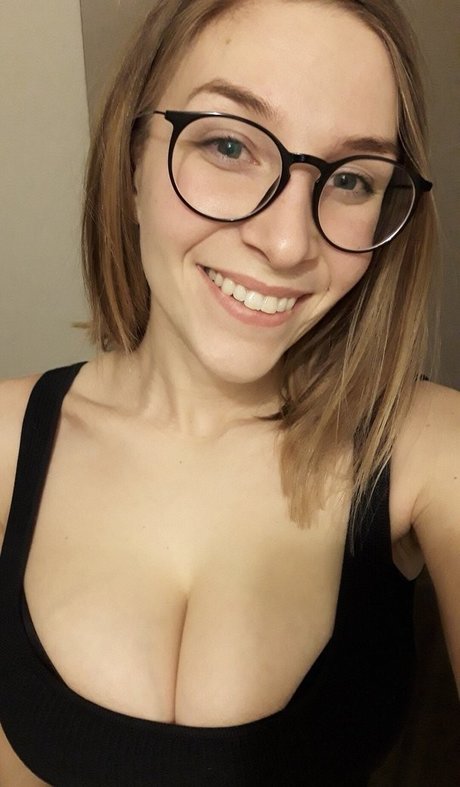 Vivid Whit model hot photos