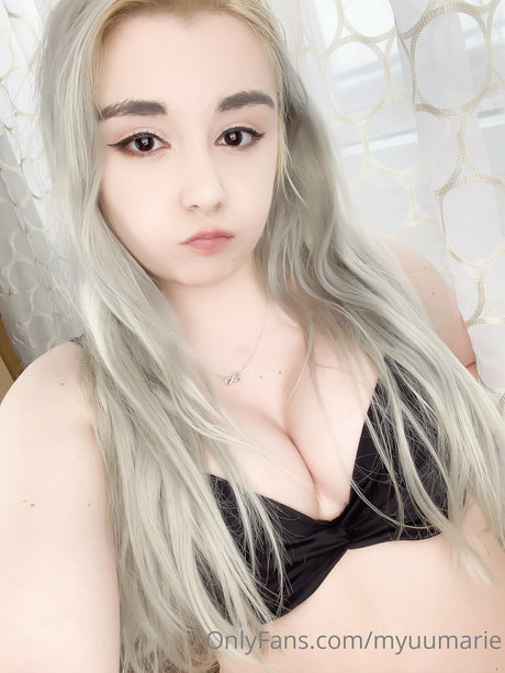 Myuumarie erotic model photos