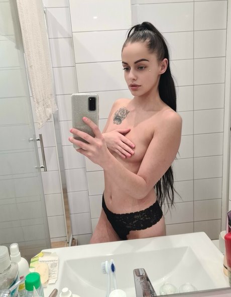 _Sweet Tiny pornstar beautiful pics