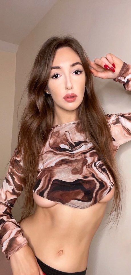 Coral Larsen hd model galleries