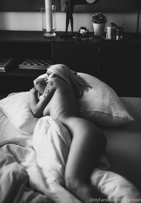 Darina Nikitina erotic pornstar image