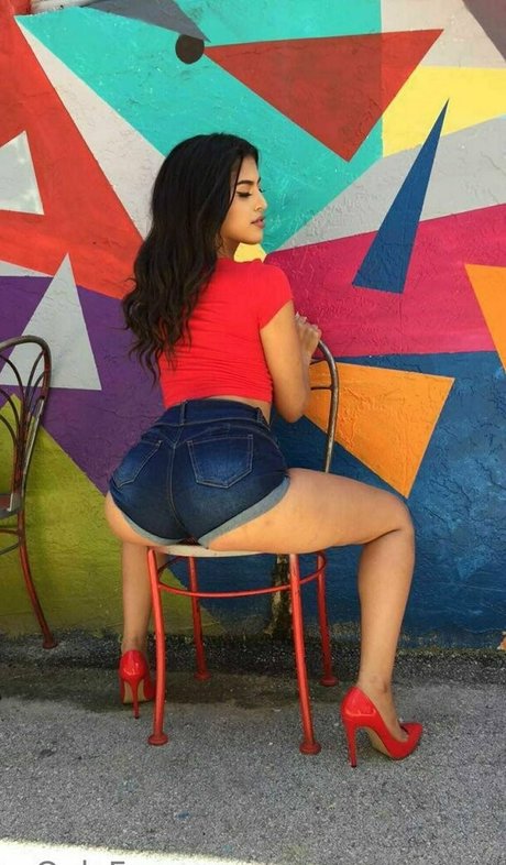 Sophia Leone pornstar perfect photos