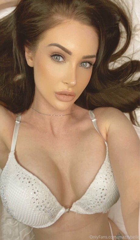 Mazzy Belle naked pornstar pictures