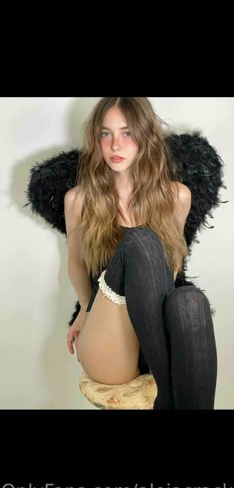 Aleja Crack perfect pornstar photo