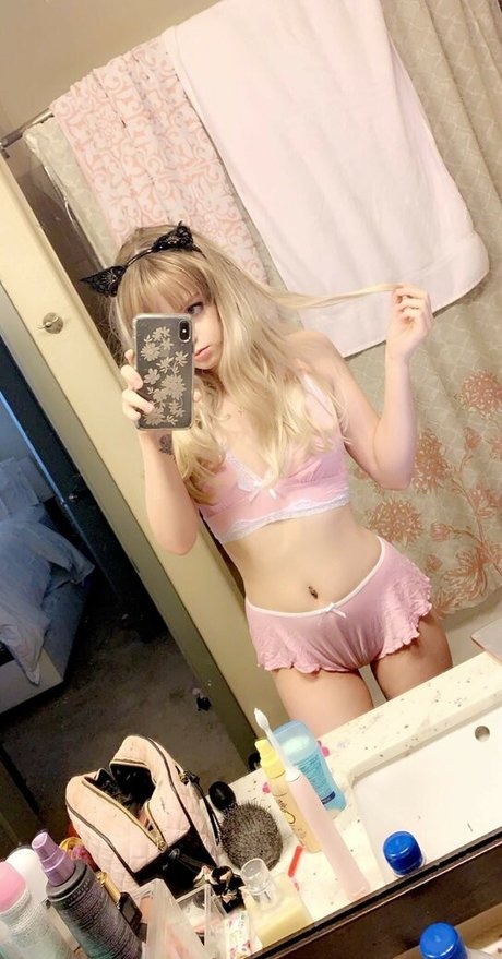 Kittenxx model hd archive