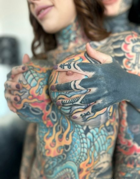 Tigerlilly erotic model photos