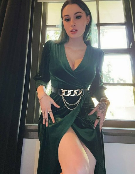 Kayla Erin nice actress image