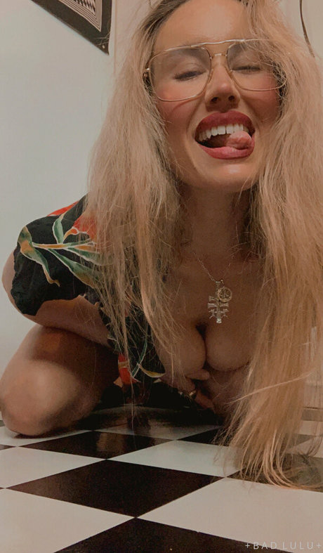 Bad Lou Lou model nude images